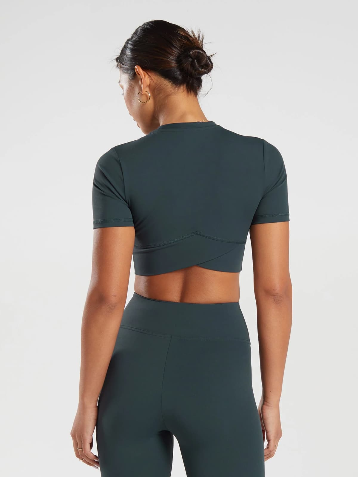 Crossover Short-Sleeve Crop Top – Bild 2